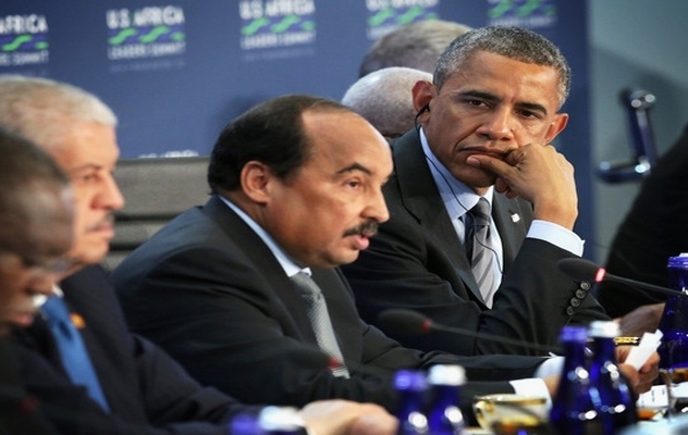 رئئيس موريتانيا محمد ولد عبد العزيز إلى جانب الرئيس الأمريكي باراك أوباما في أحد المؤتمرات (أرشيف)