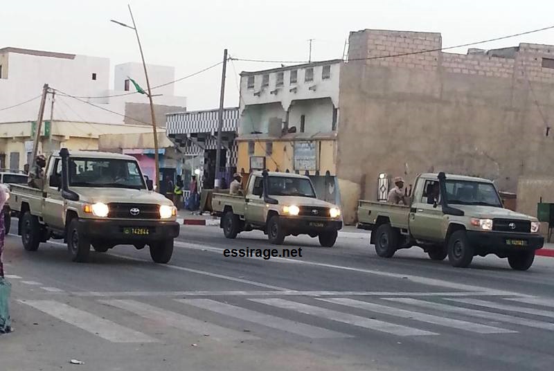جانب من العرض العسكري التدريبي الأول بمدينة نواذيبو وتظهر فيه عربات عسكرية وحاملات جند ومركبات تظهر لأول مرة وهي مستخدمة للمجال الطبي، بالإضافة إلى شاحنات ناقلة للجند وراجمات الصواريخ (السراج)