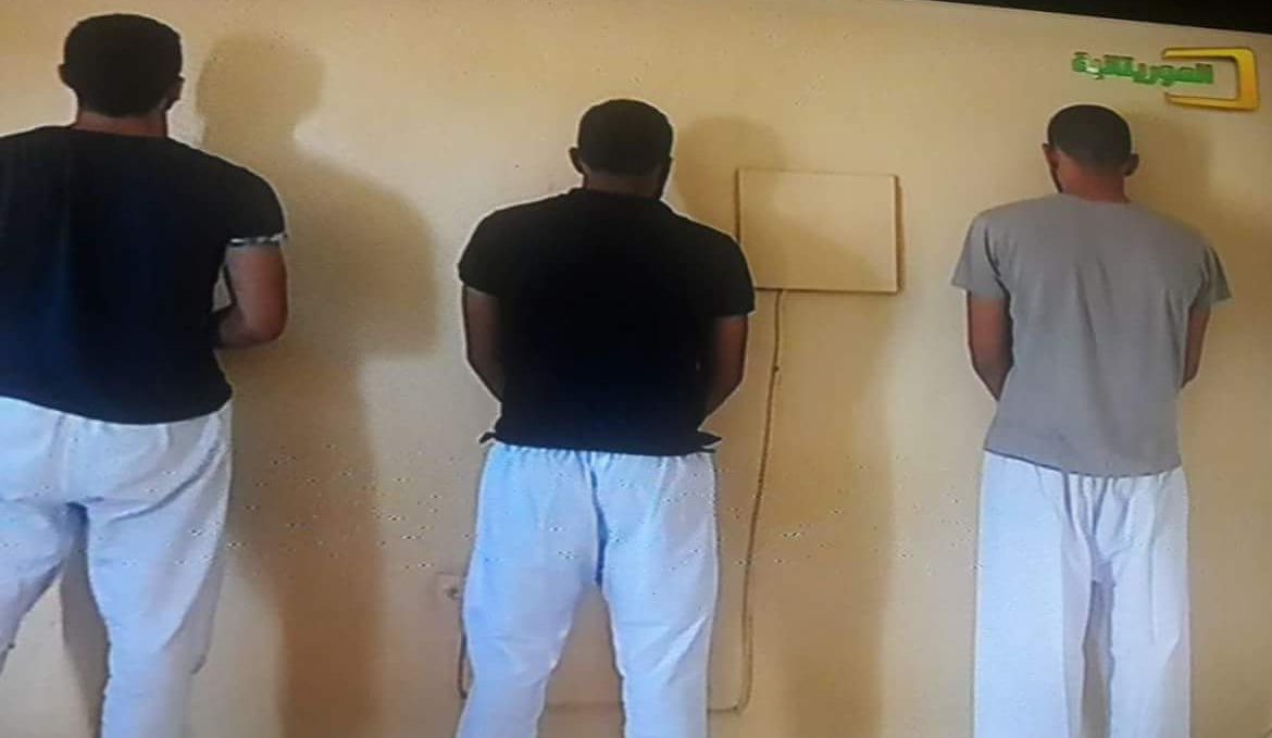 المعتقلون الثلاثة كما عرضتهم القناة الرسمية
