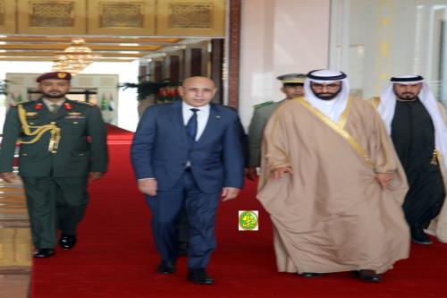 الرئيس الموريتاني محمد ولد الشيخ الغزواني ومحمد بن أحمد البواردي وزير الدولة لشؤون الدفاع الإماراتي