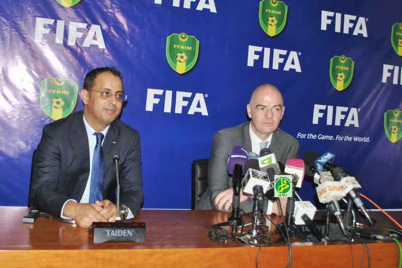 رئيس الفيفا ورئيس الاتحاد الموريتاني 