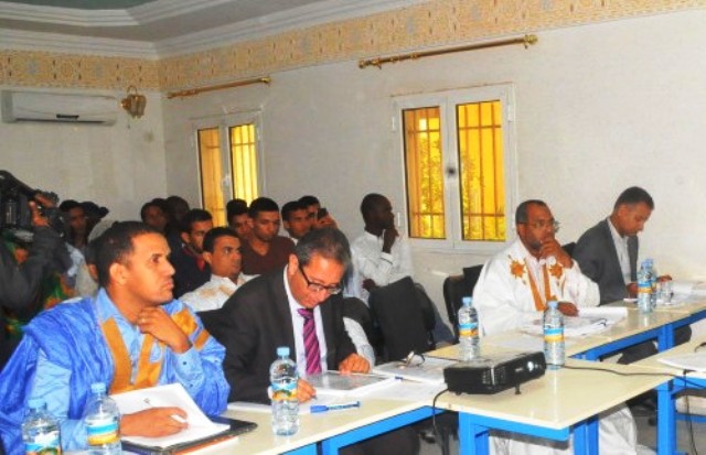 صورة لحفل تخرج دفعة من إحدى مدارس المهندسين