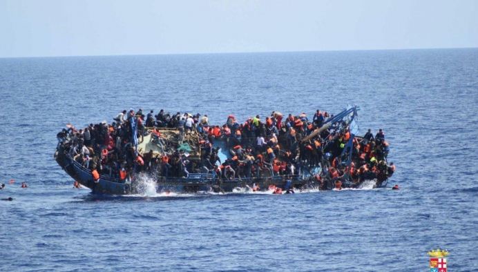 غرق 700 مهاجر قرب جزيرة كريت اليونانية