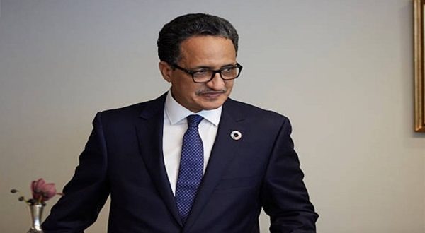 إسلك ولد أحمد إزيدبيه: السفير الموريتاني لدى المملكة المتحدة.