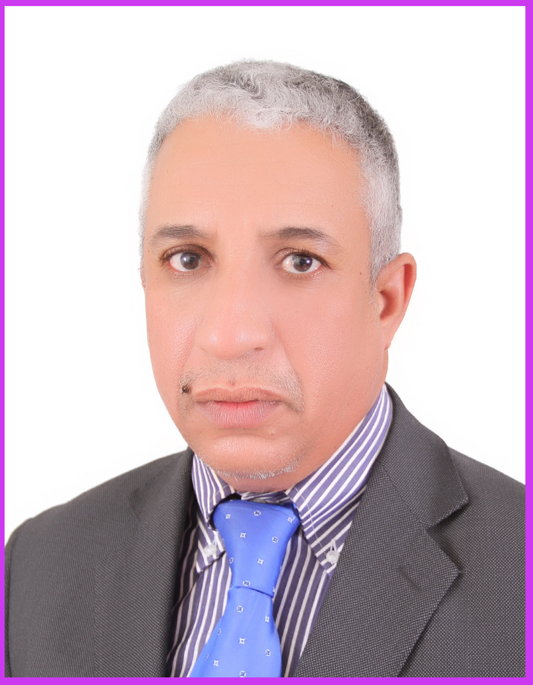 المختار ولد داهي: كاتب ودبلوماسي.