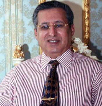 محمد ولد بوعماتو: رجل أعمال موريتاني مقيم بالخارج.