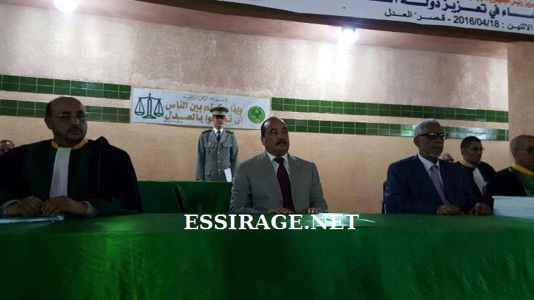 الرئيس خلال الافتتاح