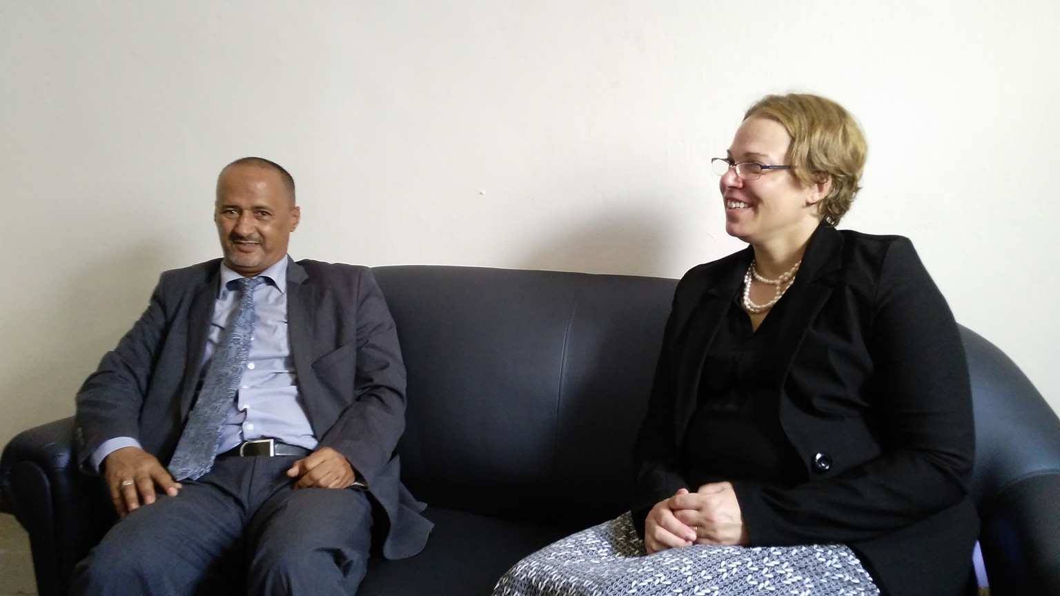 السيدالنقيب والمستشارة 