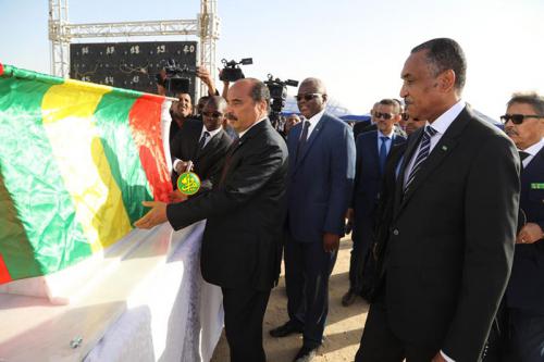الرئيس الموريتاني يشرف على انطلاق أشغال شبكة الألياف البصرية للاتصالات بنواكشوط.