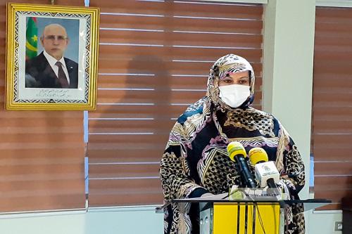 الناها  بنت مكناس: وزيرة التجارة والصناعة والسياحة