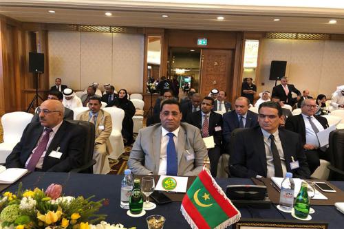 وزير الاقتصاد والمالية ومحافظ البنك المركزي خلال مشاركتهما في اجتماعات الهيئات المالية العربية بالكويت