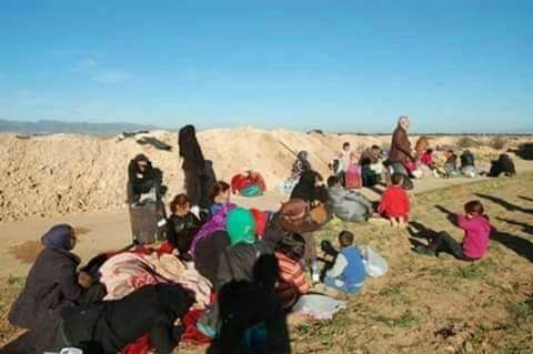صورة من اللاجئين على الحدود فى وضع صعب 