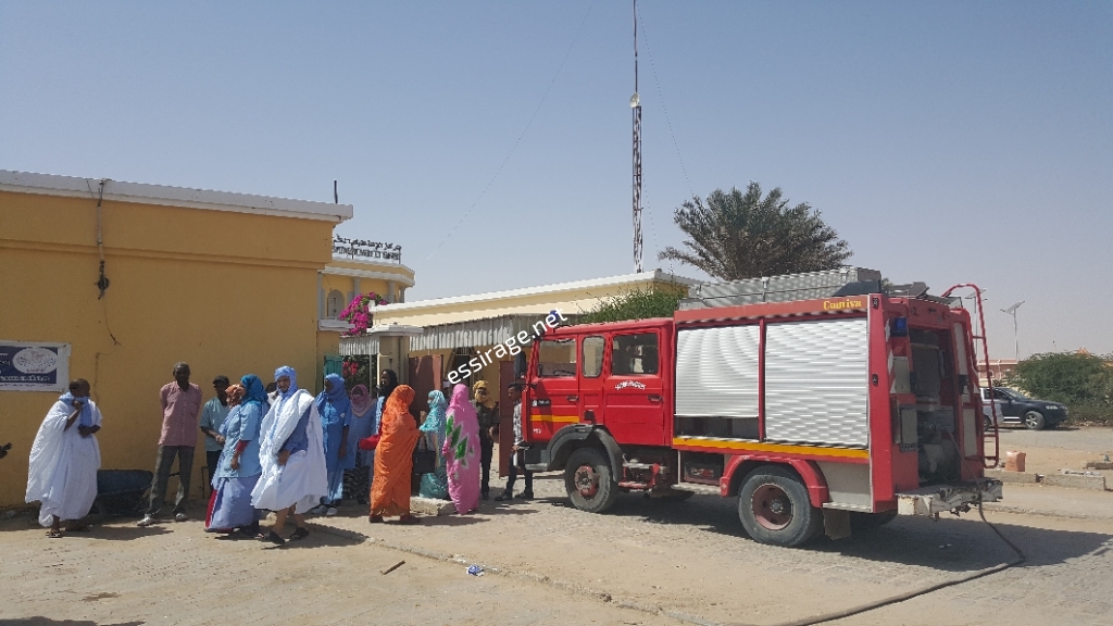 سيارة إسعاف أمام المستشفي