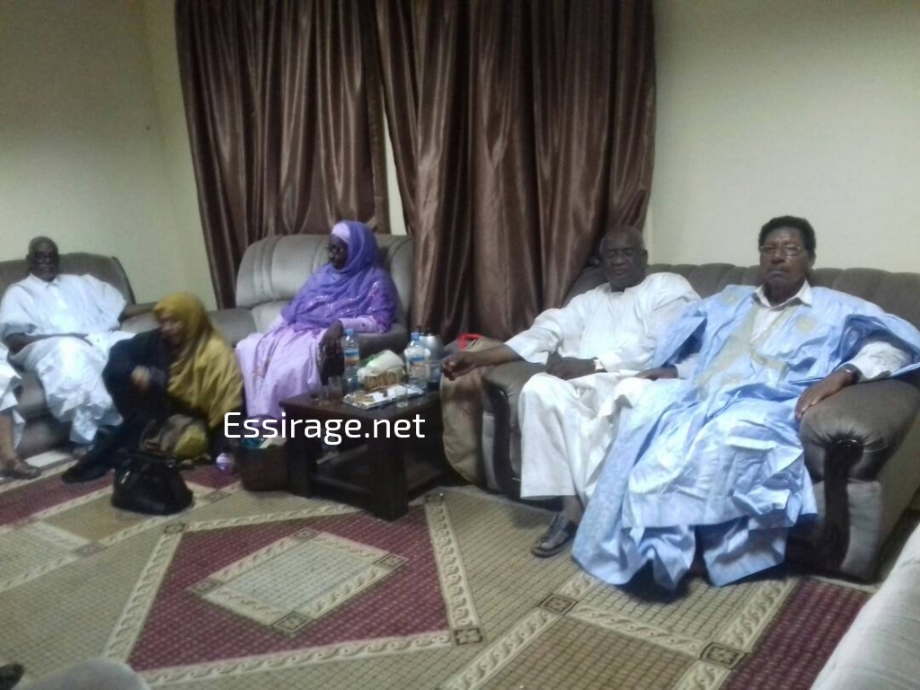 بعض المعتصمين داخل المجلس