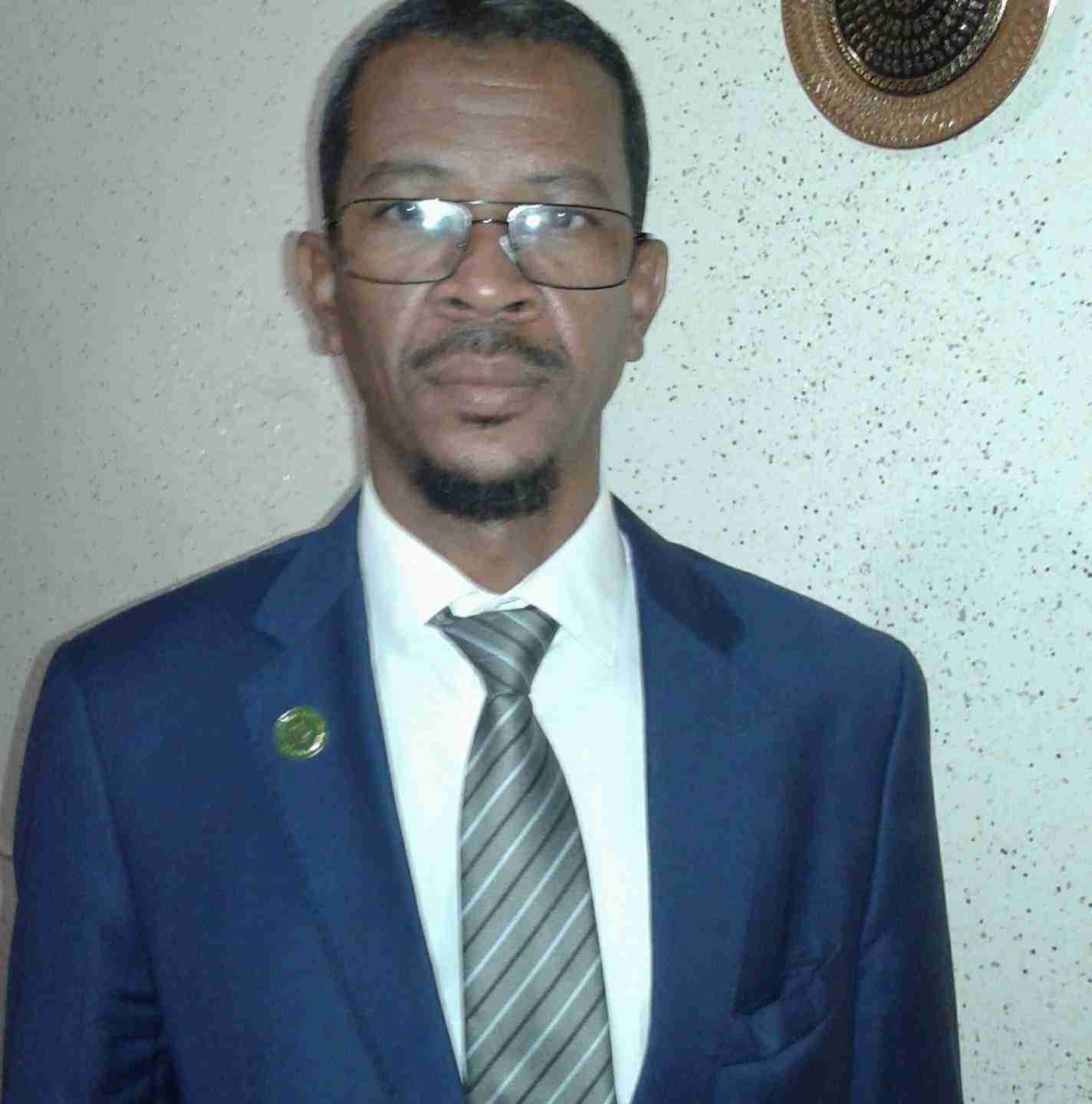 اكناته ولد النقره: قيادي بحزب "تواصل"