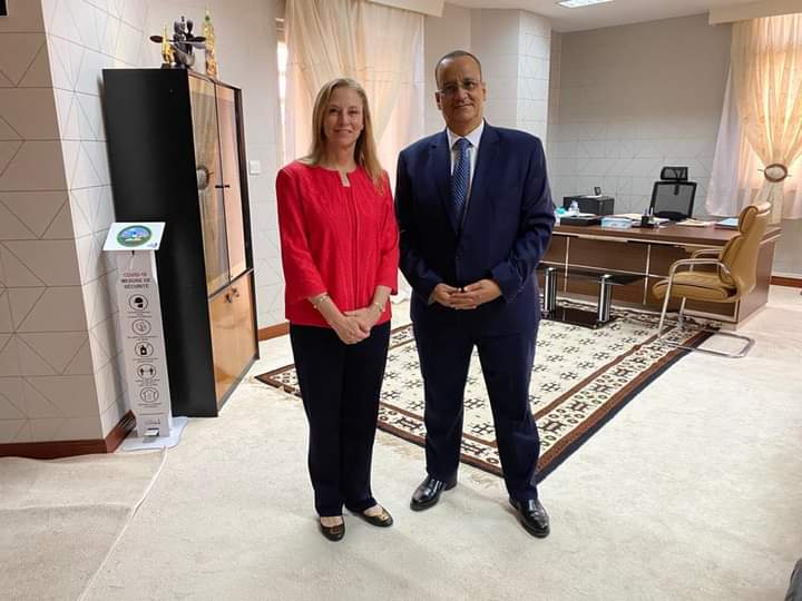 لقاء سابق بين الوزير والسفيرة
