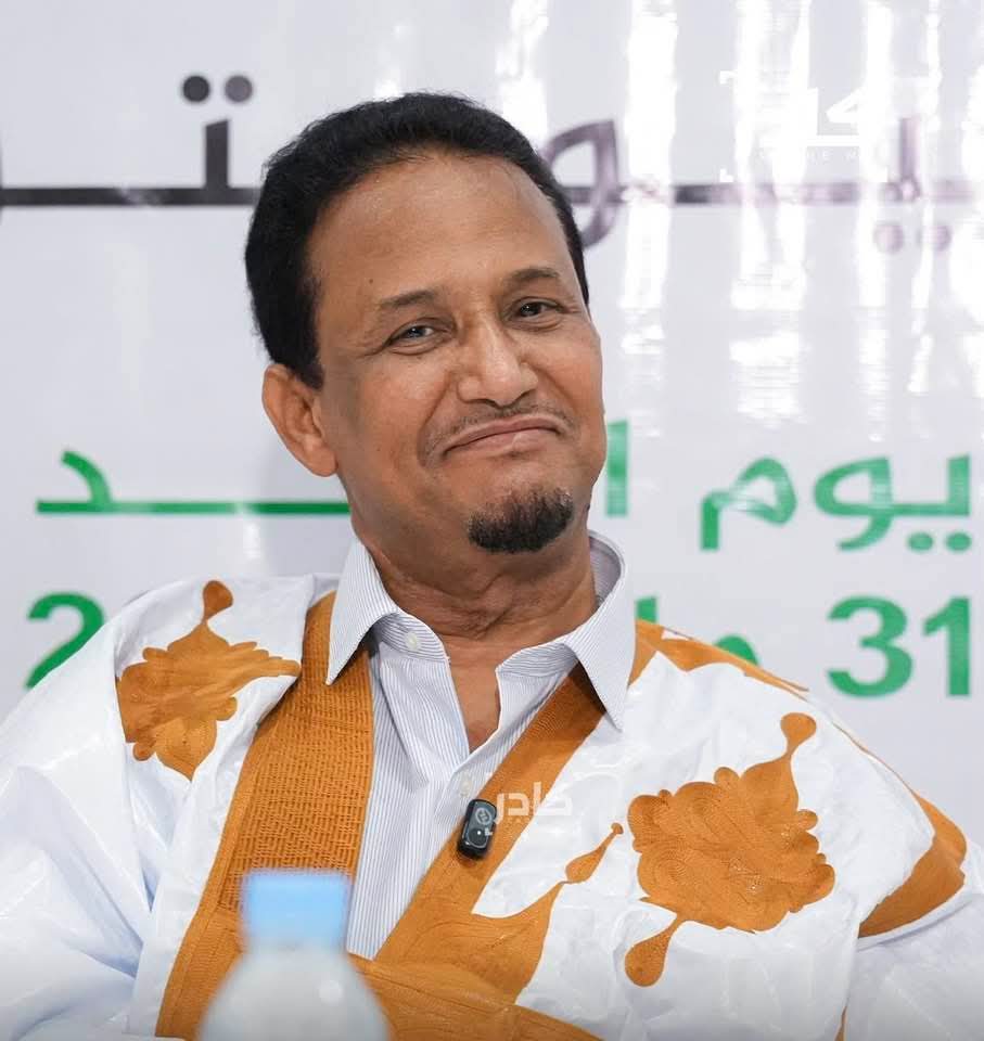 بعد زيارة أنهت غيابا دام 15 عاما.. المفكر الشنقيطي يغادر موريتانيا