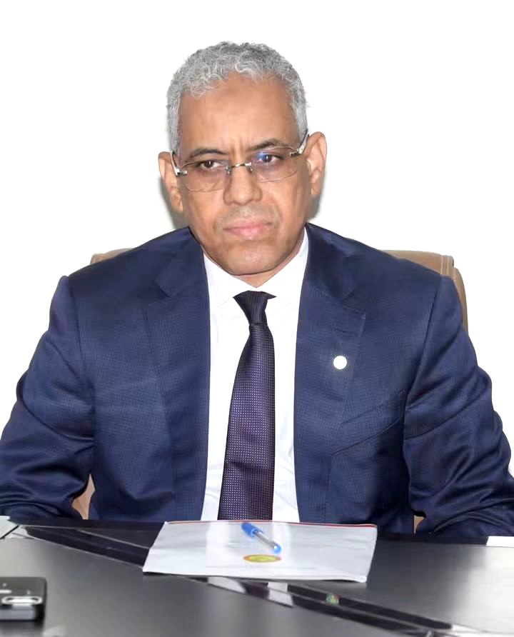 وزير الثقافة يلزم القطاعات التابعة له باعتماد العربية حصرا في المراسلات والوثائق لإدارية