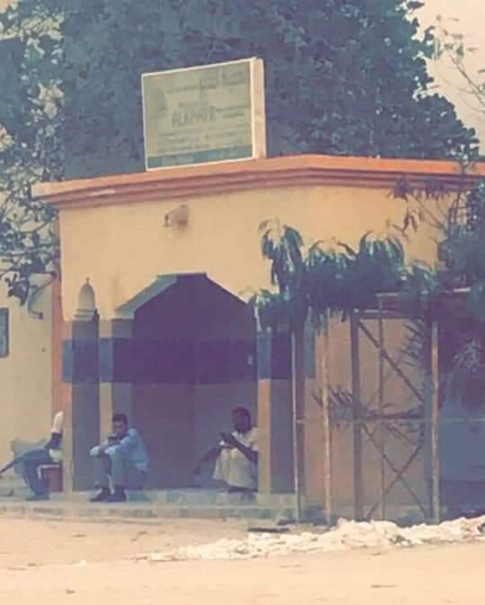 الشرطة امام مقر جمعية الخير 