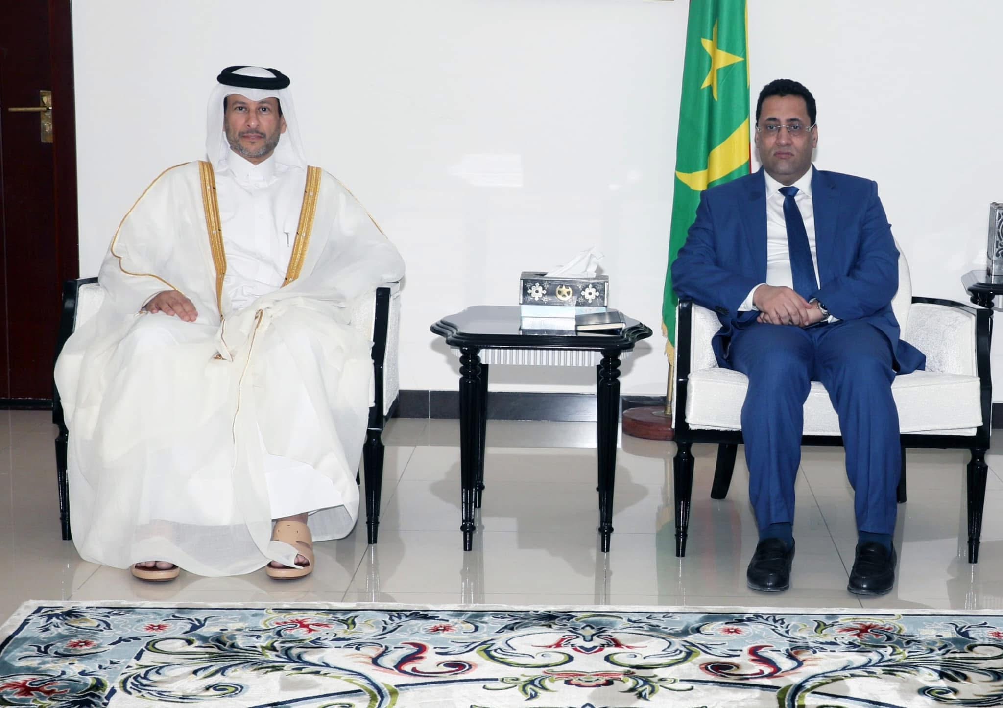الوزير الأول يعقد اجتماعا مع السفير القطري في نواكشوط