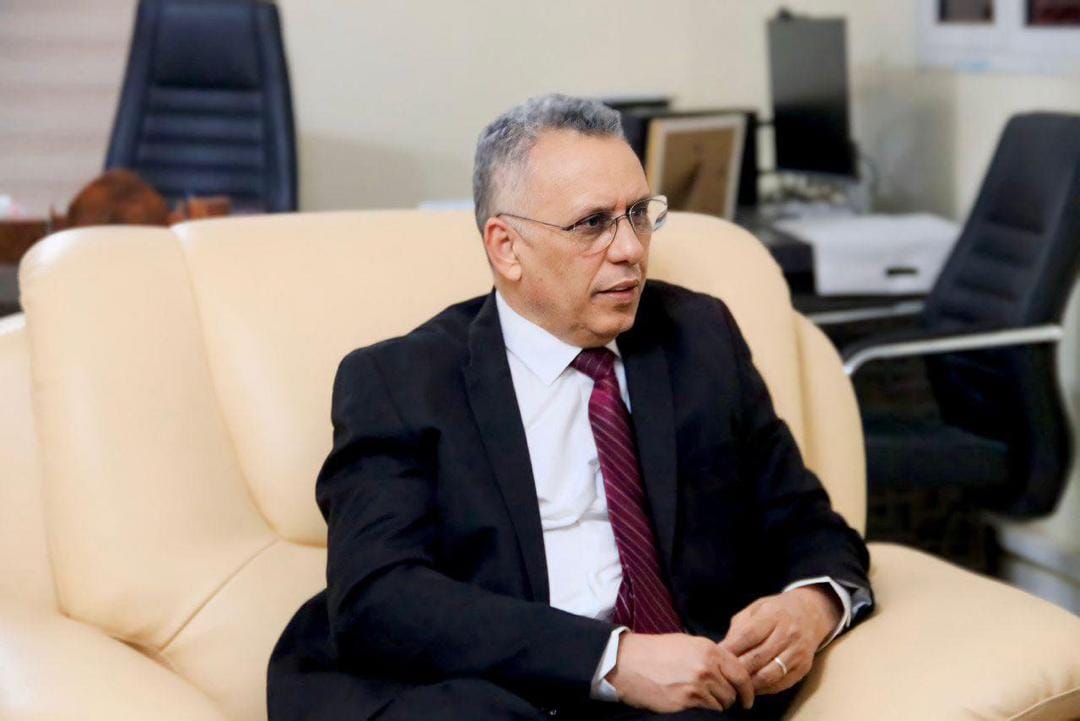 ولد بوحبيني: كرنفالات التصفيق والمجاملات لا تخدم البلد