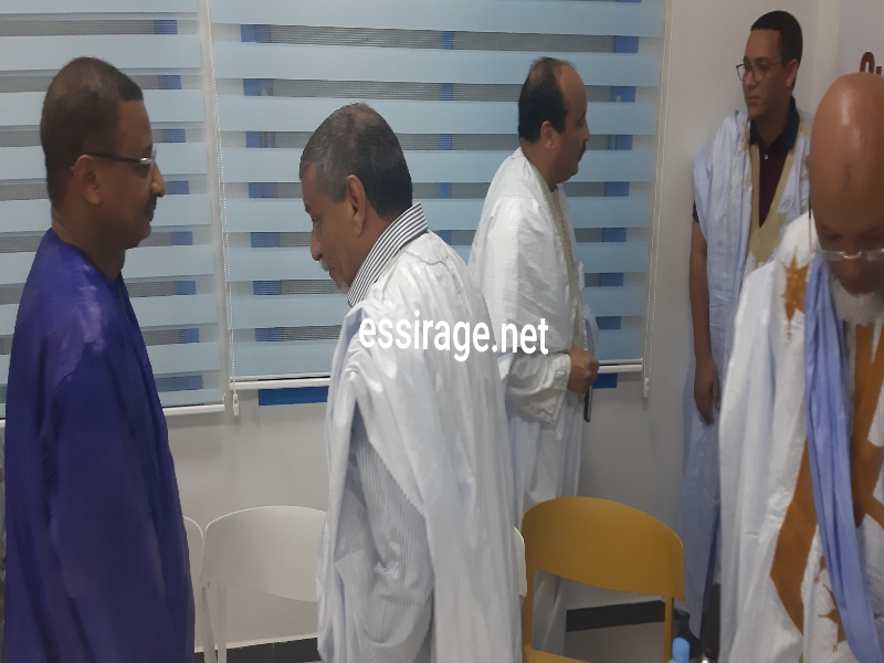 صورة في مقر الحزب الحاكم قبل اجتماع اللجنة بدقائق