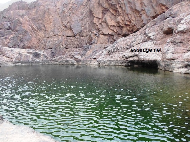 جانب من الاحتياطي الموجود من المياه في جوف أخدود "أم لحبال" (تصوير-السراج)