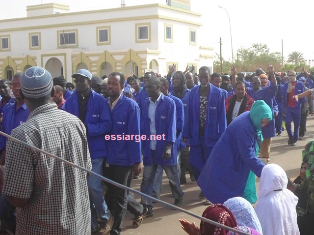جانب من مسيرات العمال في مدينة ازويرات (السراج - أرشيف)