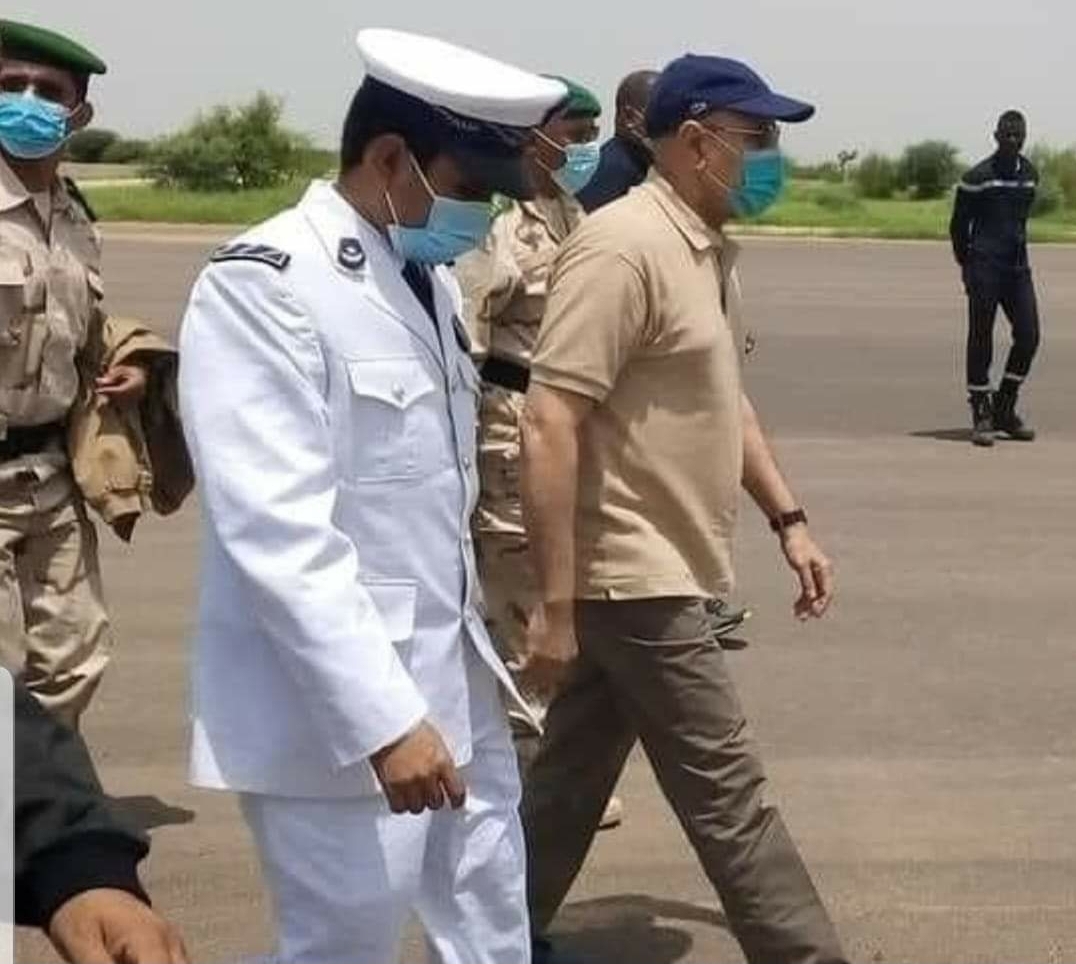الرئيس في مطار النعمة