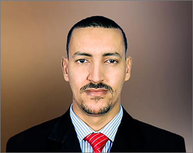الكاتب أحمد فال بن الدين