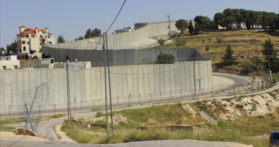 جدار صهيوني بطول 42 كيلو مترا لحصار الخليل