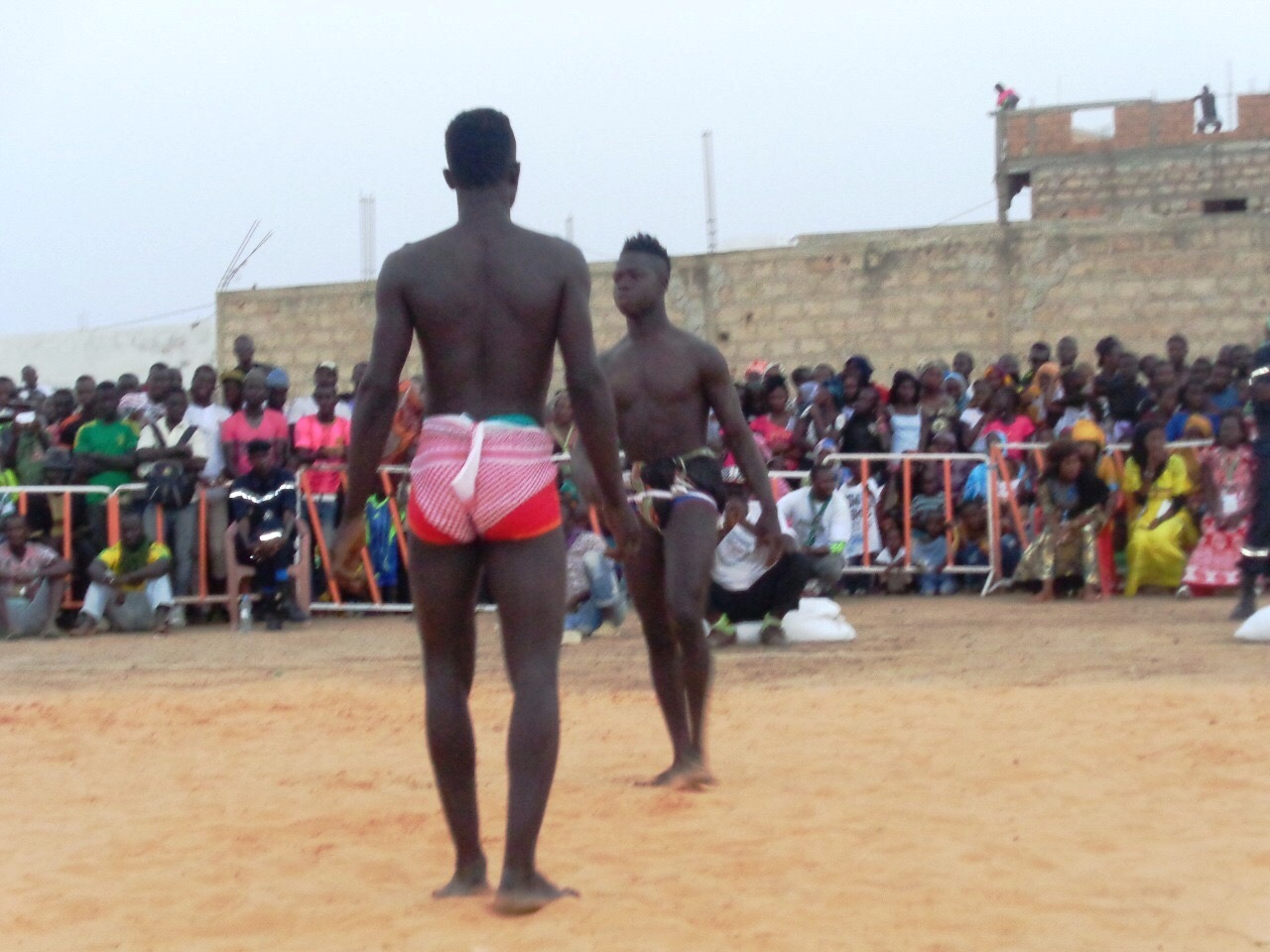 المصارعة التقليدية أحد مظاهر الثقافة للولوف 