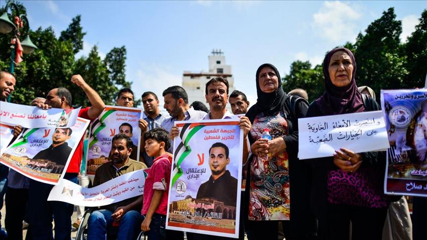 غزيون يحتفلون بإنهاء المعتقل "كايد" إضرابه عن الطعام
