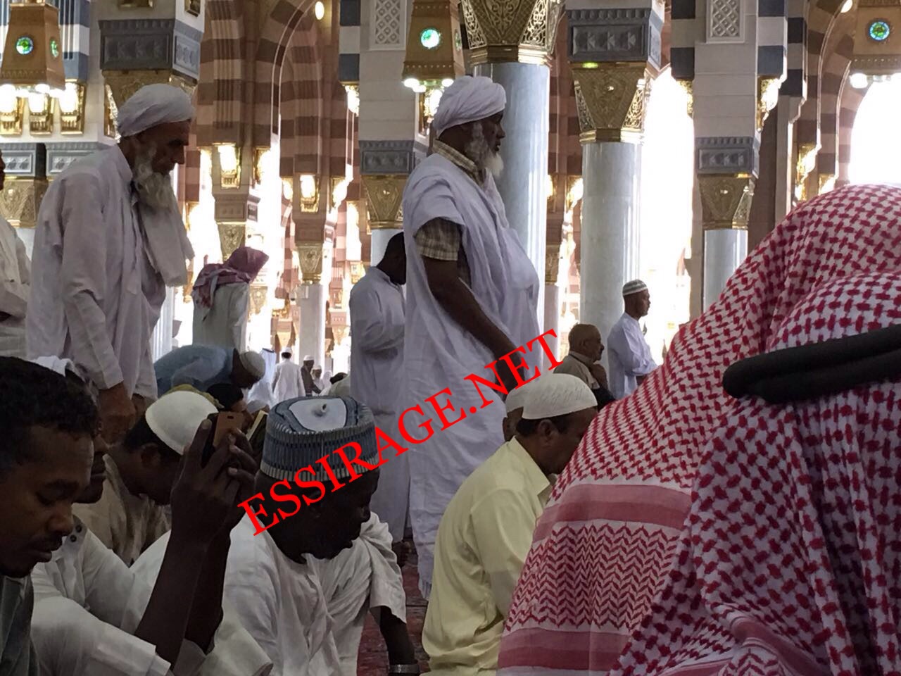 احد المصلين فى الحرم 