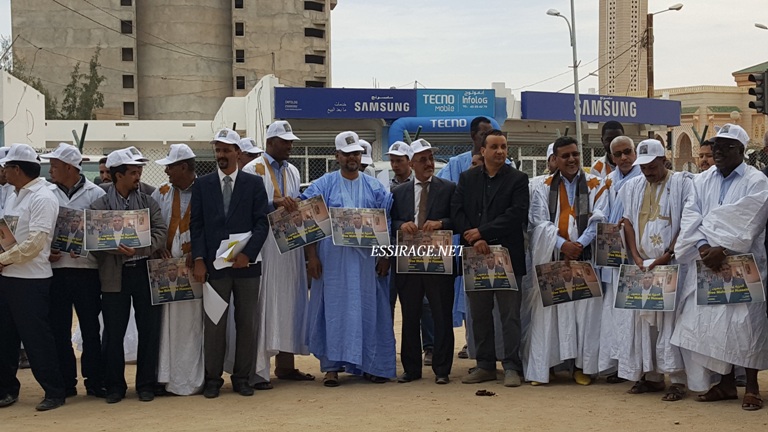" بعض السياسيين خلال الوقفة "