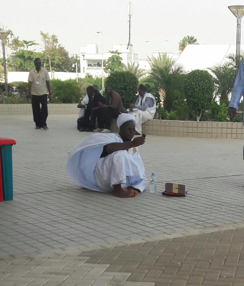 " فقيه إيرا خلال اتصاله "