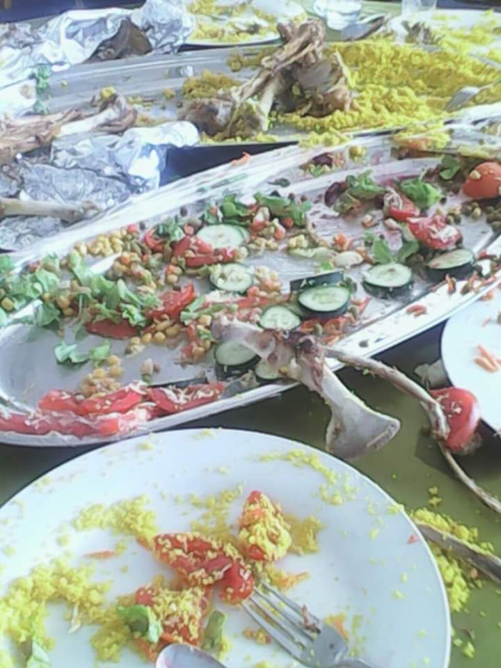 "جانب من الوجبة"