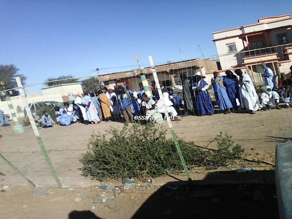 " صورة أمام الولاية "