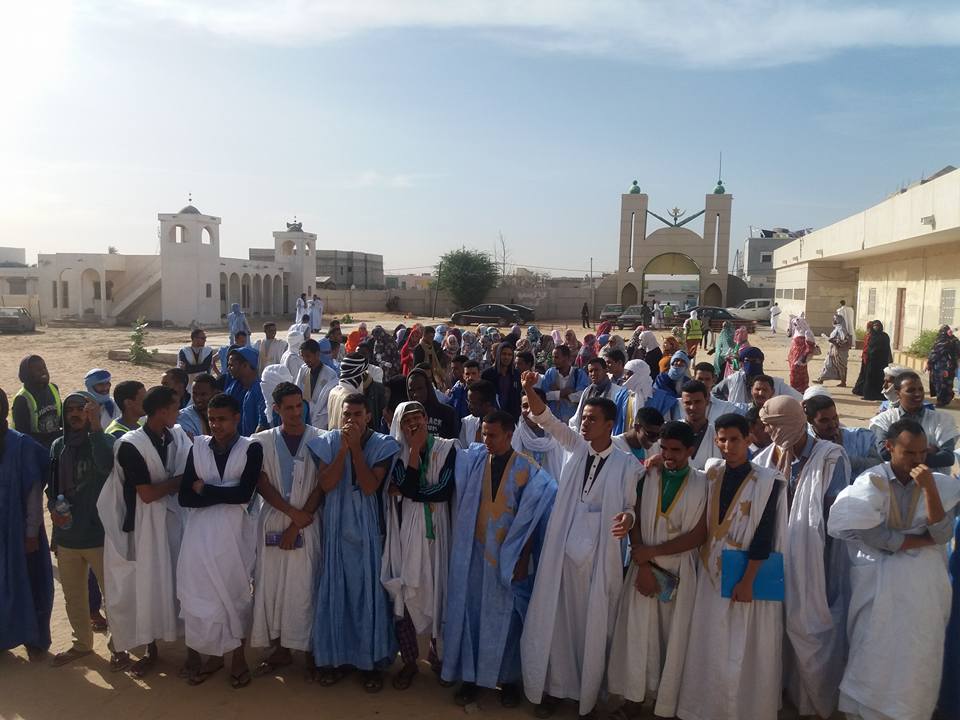 " صورة من الوقفة "