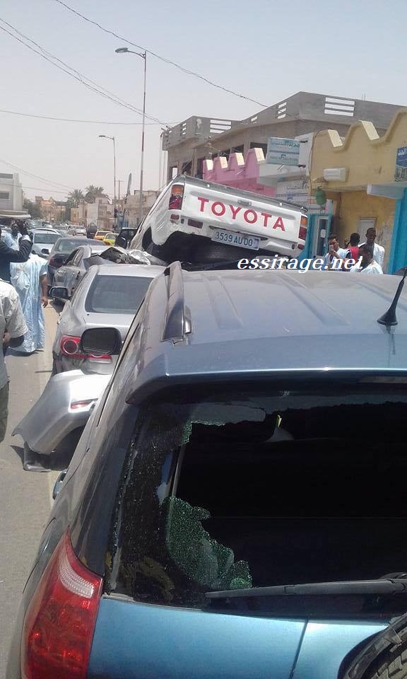 " عدة سيارات شملها الحادث "
