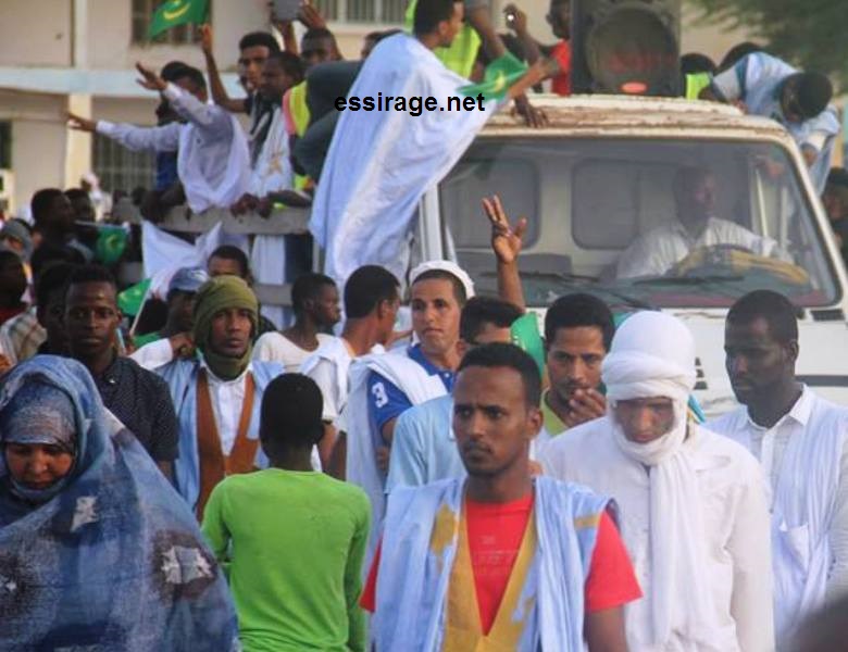 "لحظة وصول سيارة القادة ساحة ابن عباس"