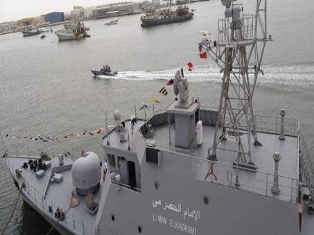 بعض القطع العسكرية البحرية 