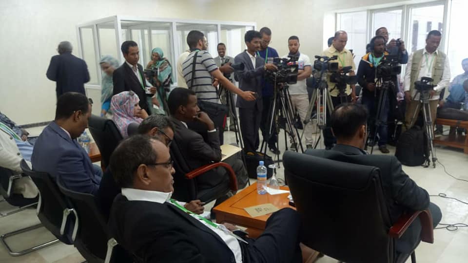 " جانب من الحضور الصحفي للقمة "