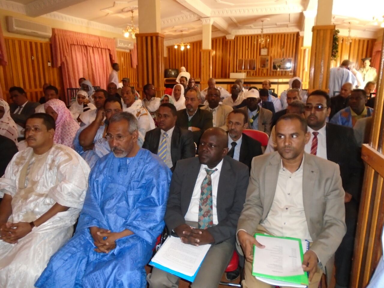 " جانب من الحضور "