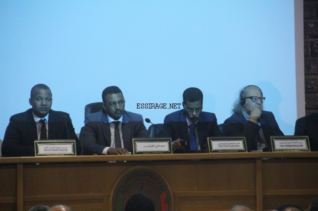 " وزير النقل ومدير ديوان الوزير الأول ونقيب الصحفيين ورئيس الاتحاد الدولي للصحفيين "