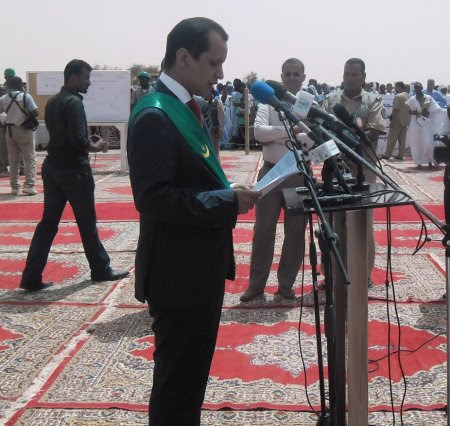 " العمدة ولد أحمدوا "