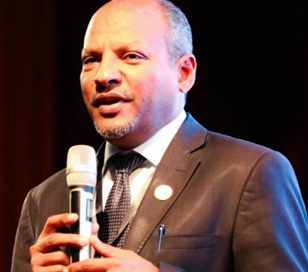 د. محمد الأمين حمادي: أستاذ بجامعة نواكشوط ـ مهتم بقضايا التربية والتعليم