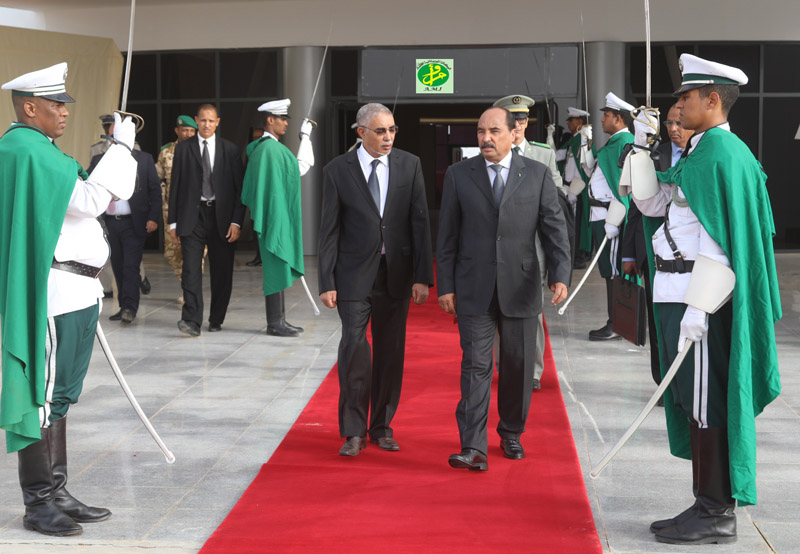 الرئيس عند مغادرته نواكشوط في مستهل زياراته الحالية