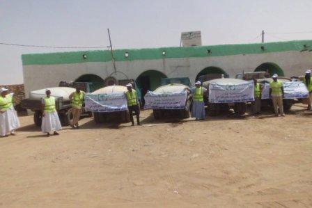 سيارات السقاية أمام مقر الحزب 