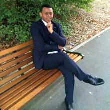 رئيس الحزب جعفر محمود 